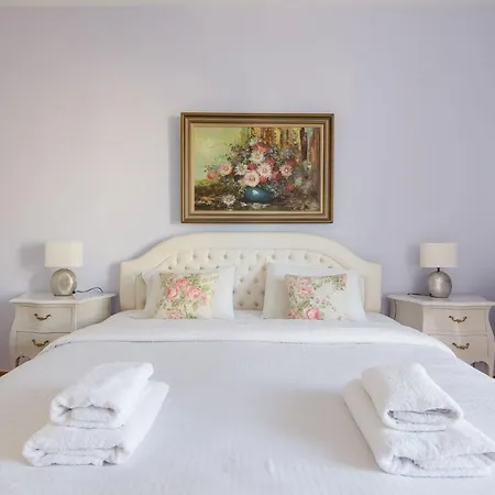 Luxury Next To Glyfada's Golf Club *